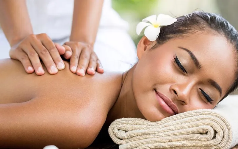 Masaje Thai Tradicional & Thai con aceite- NUAD THAI & NUAD NAM MUN + Spa